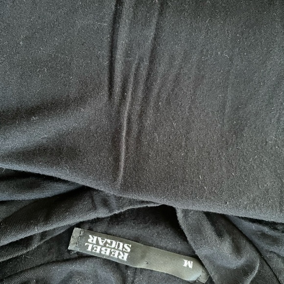 Maxi dress with sexy side cutout - Picture 3 of 3